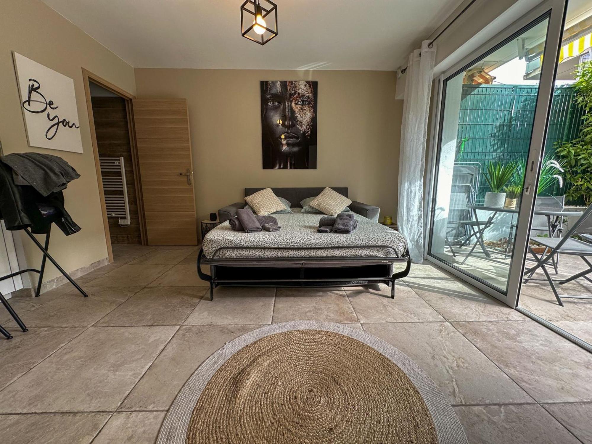 Cosy Madrid, Appartement Proche De La Mer Cannes Bagian luar foto